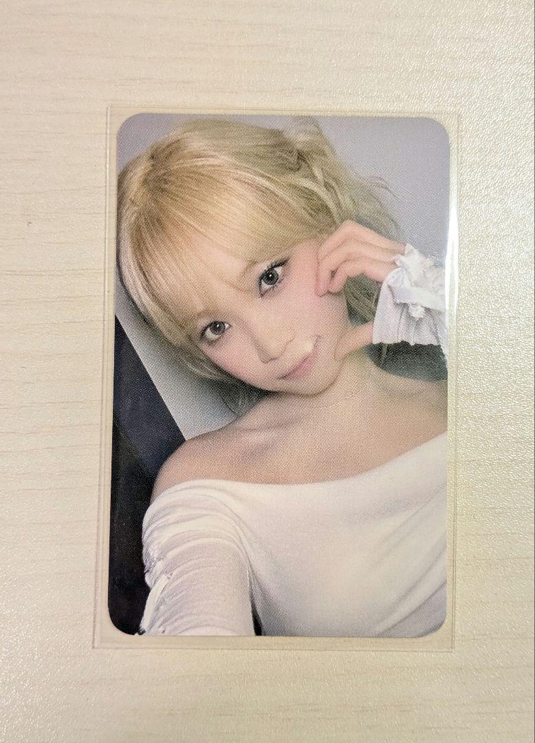 

[USED] LESSERAFIM Chaewon Soundwave Autograph Bonus