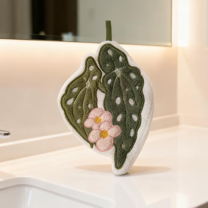 Leaf-Shaped Coral Fleece Hanging Hand Towel for Kitchen & Bathroom Cleaning