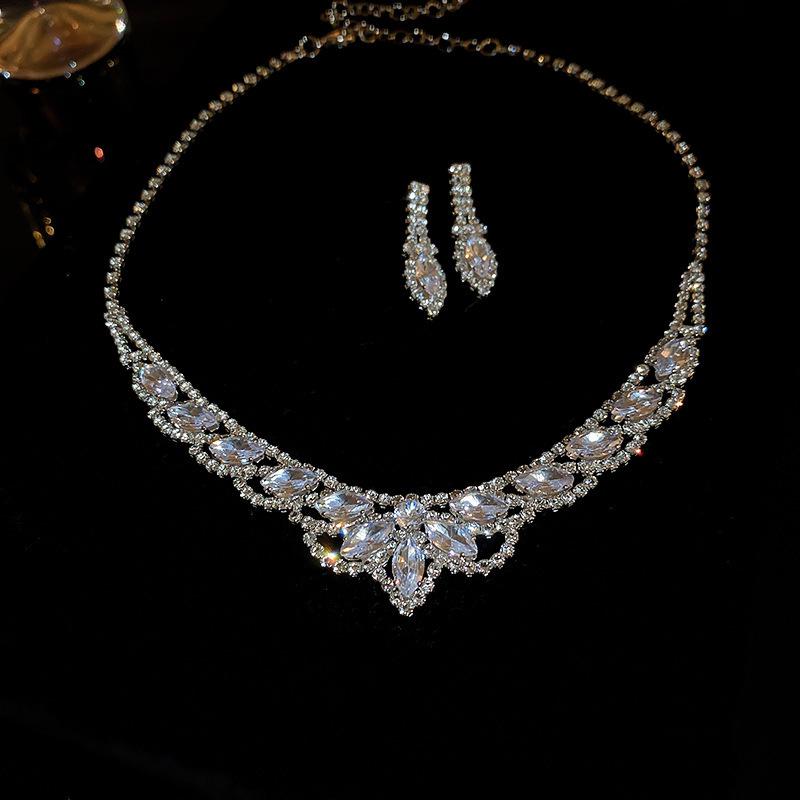 Luxury European & American Diamond Drop Necklace and Earrings Set - Elegant Versatile Jewelry