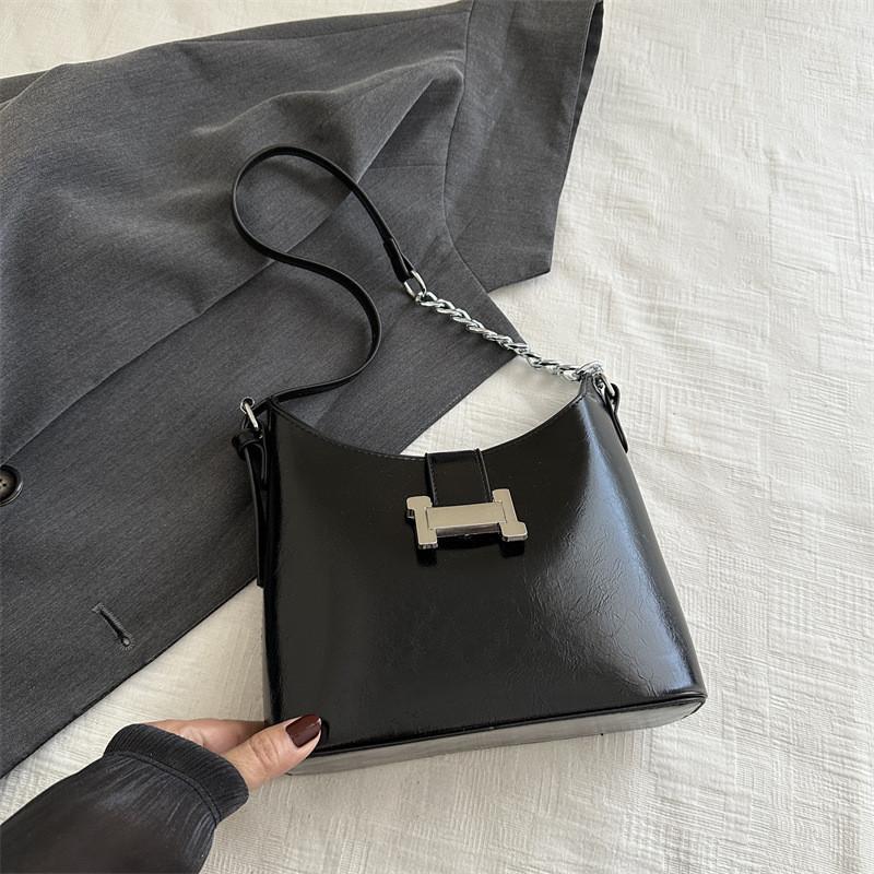 Stylish Underarm Bag For Women 2024 Trendy Solid Color Shoulder Bag Ideal For Fall