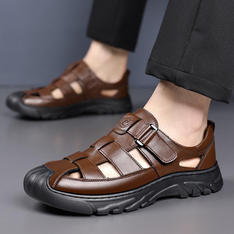 Fashion 2025 Summer New Designer Casual Leather Sandal for Men Hallow Breathable Beach Shoes Male Solid Color Fashion Dress Sandals Man