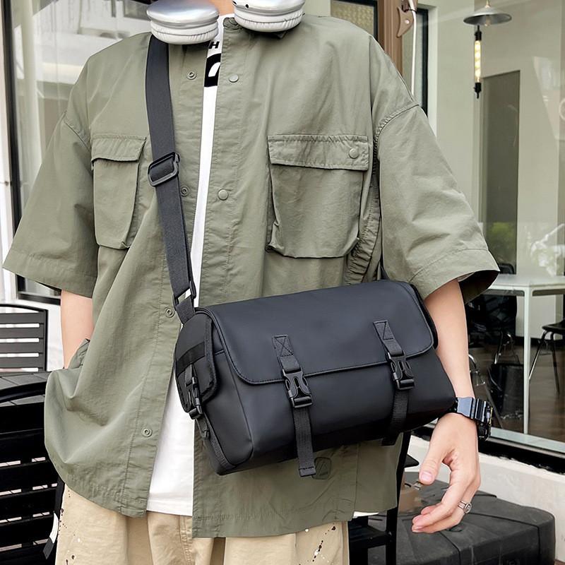 Trendy Black Casual Shoulder Bag With Ample Space Ideal For Daily Use And Gym Activities