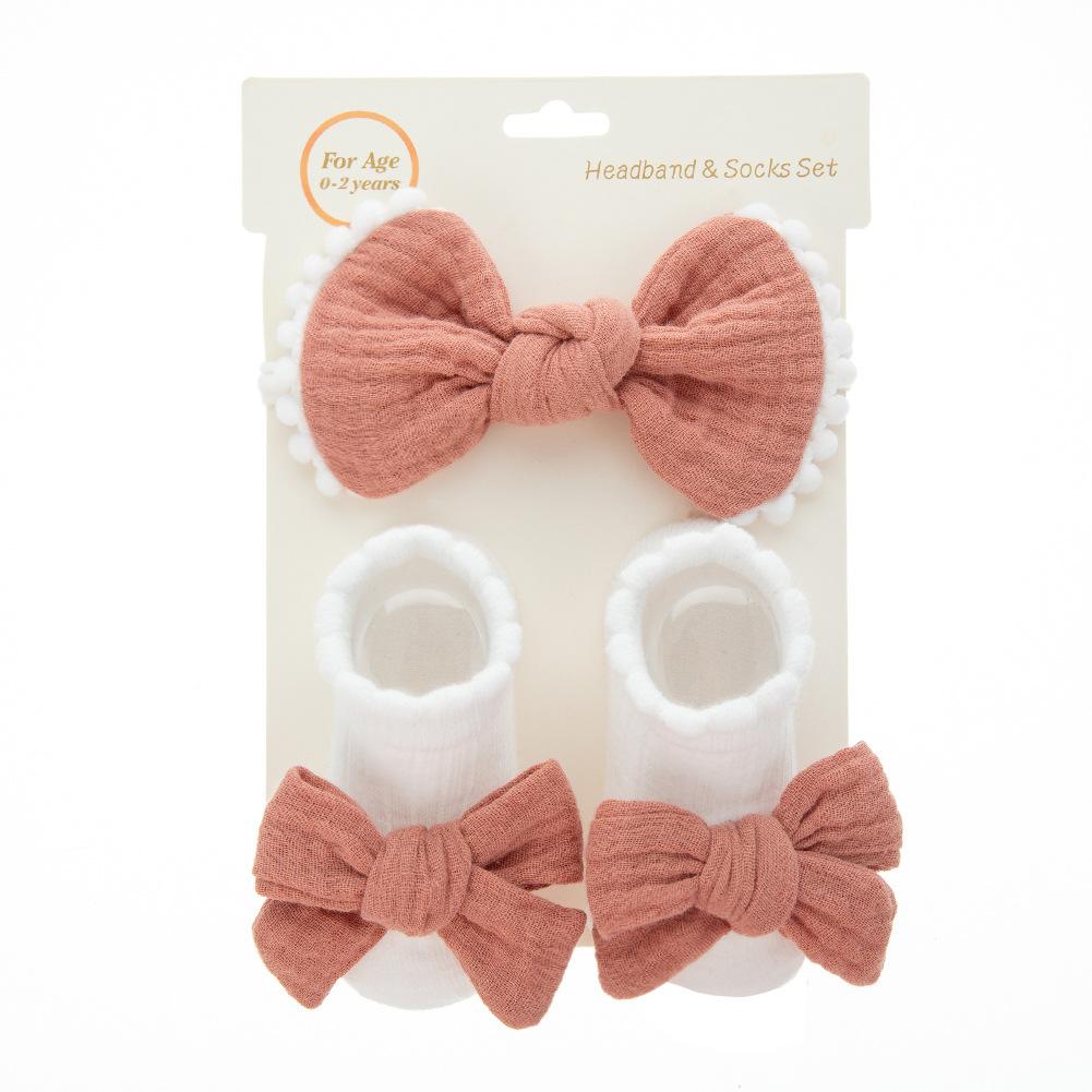 Niedliches europäisches Babysocken-Set mit Spitzen-Stirnband Knitter-Handgebundener Schleifenschmuck Bootssocken Neugeborenen-Stirnband Rutschfeste Bodensocken