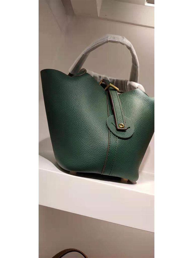 2024 Cowhide Lychee Pattern Vegetable Basket with Gold Hardware and Button - Mother-and-Child Bucket Handbag