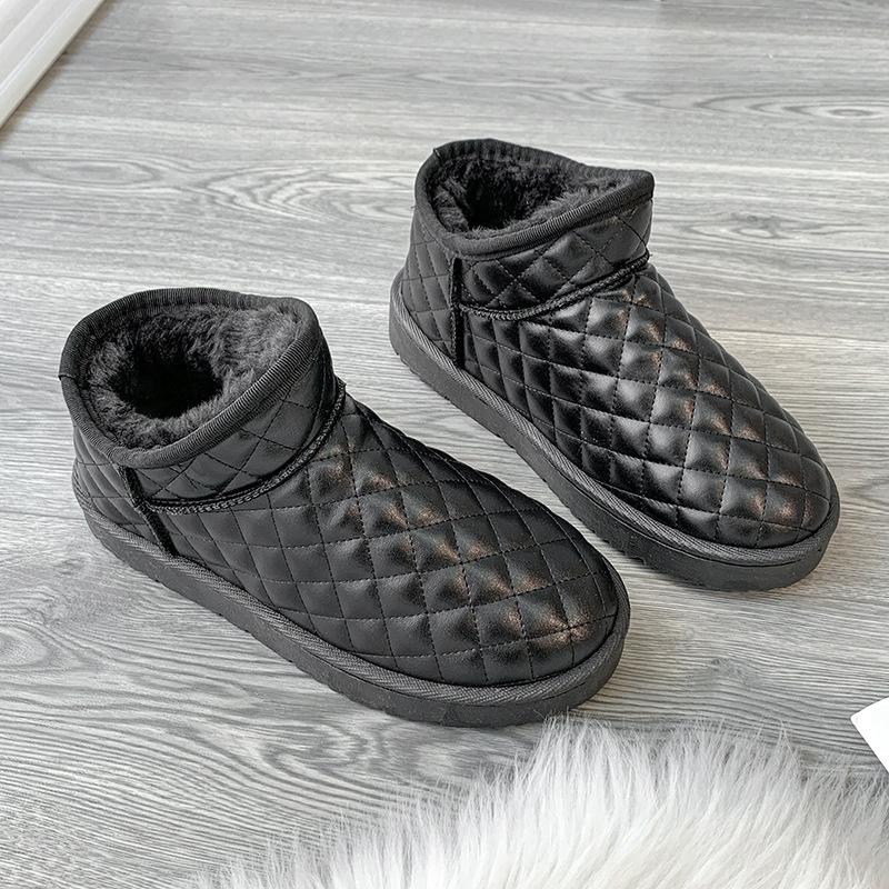 Fleece thickened cotton boots women's 2025 winter new short tube cold-proof cotton boots warm cotton shoes fur integrated short boots