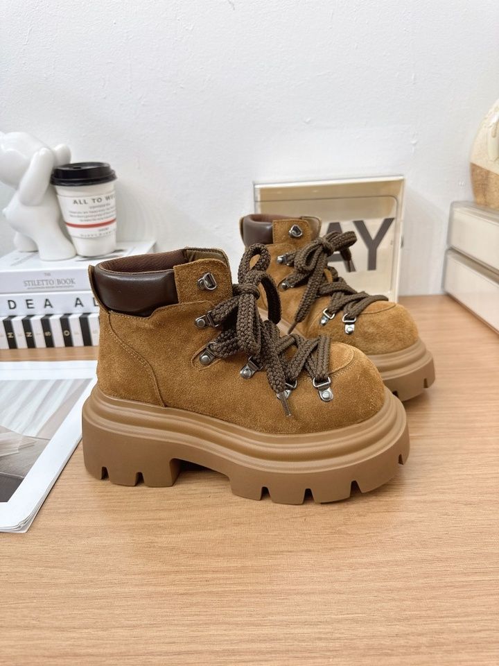 2025 Herbst neue matte Big-Head Schnür-Martin-Stiefel Damen Dicksohlige Erhöhung Ausländischer Stil Vielseitige Retro Lokomotiv-Kurzstiefel