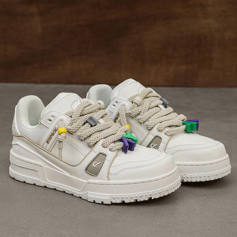 

Нишевый дизайн, толстая подошва, увеличивающая рост, маленькие белые туфли для пары, обувь для досок, летние новые декоративные аксессуары 2025 года, универсальная модная обувь Female size 35 белый