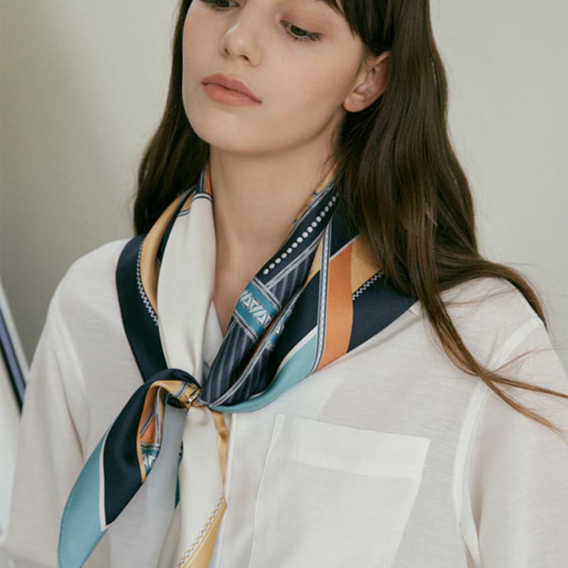 Saint Luxure Silk Petite Square Marron SL21FMSMR