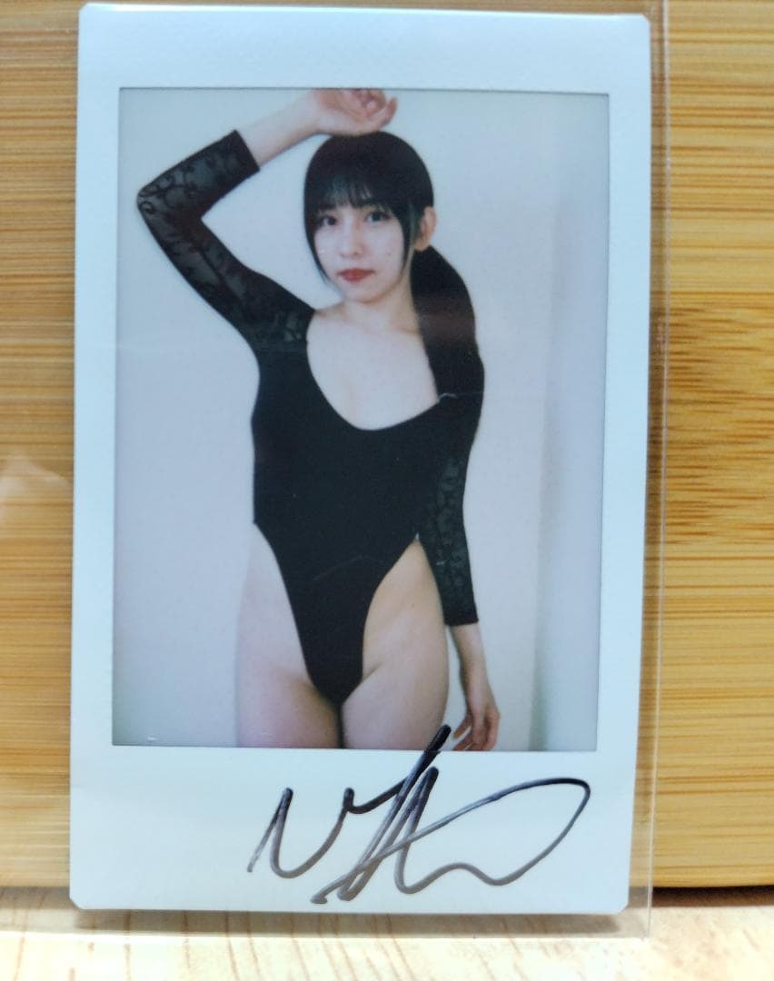 

[USED] Hayakawa Mayu Autographed Polaroid Sweet & Clear DVD Bonus 2