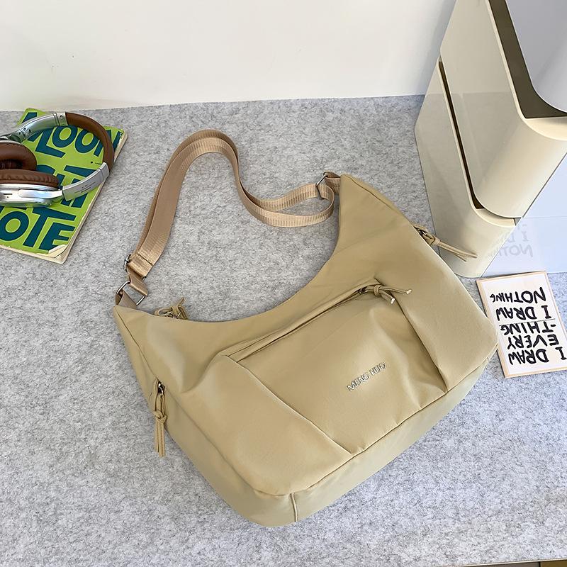 Korean version of messenger bag women's new simple large-capacity dumpling bag lightweight versatile satchel student shoulder bag tide