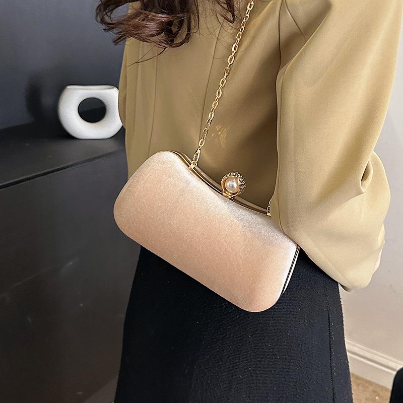 Schoolbag Women's Green Versatile Casual Golden Velvet Solid Color Clip Chain Lipstick Mobile Phone Bag 24 Spring New Shoulder Messenger Bag
