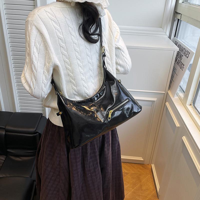 Womens Tote Bag With Pu Material For Daily Commute And Street Fashion Style