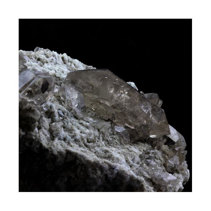 Pierres et Minéraux. Quartz fumé. 2081.0 ct. Massif du Mont-Blanc, Haute-Savoie, France..