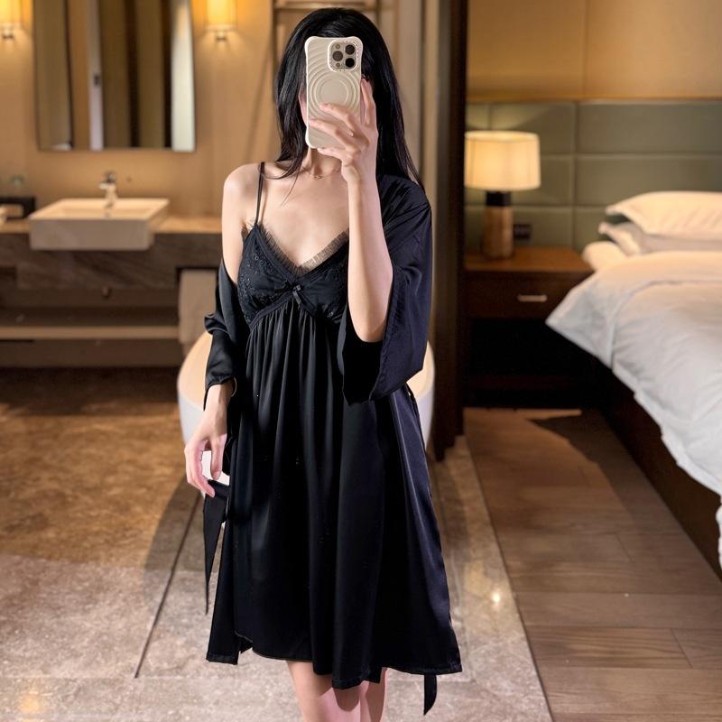 Nuovi pigiami estivi in seta ghiacciata da donna, sexy vestaglia con spalline in pizzo e imbottitura sul seno, vestaglia pura seduzione, abbigliamento da casa