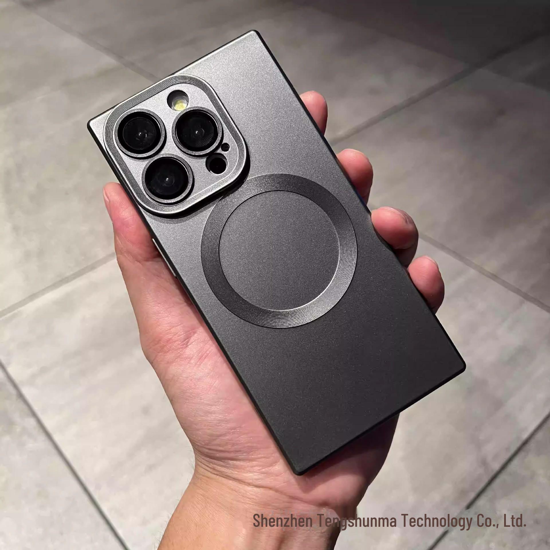 

«Квадратный магнитный силиконовый чехол для iPhone 16 Pro Max и iPhone 15 Pro Max» iPhone 15 Pro Max