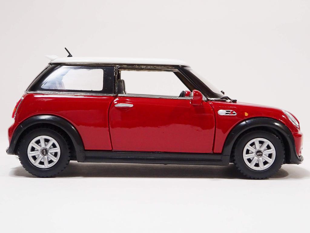 Kinsmart Mini Cooper S Red 1/28 Scale Diecast Car KT5059