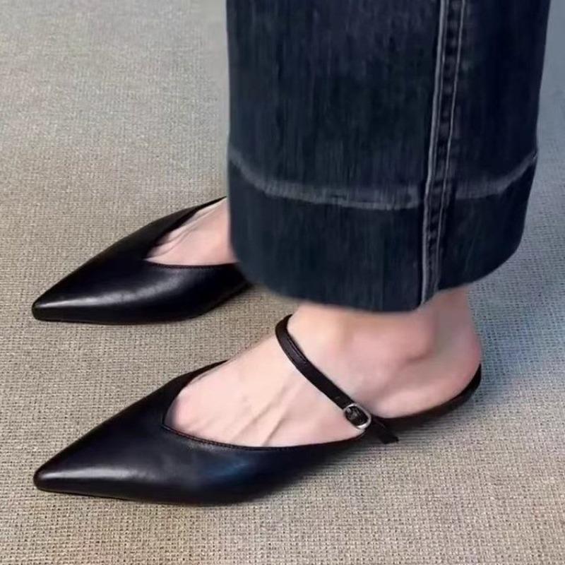 Fashion 2025 Summer New Closed Toe Women's Slippers Fashion Buckle Pointed Toe Low Heel Sandals Outdoor Casual Daily Dress Slippers