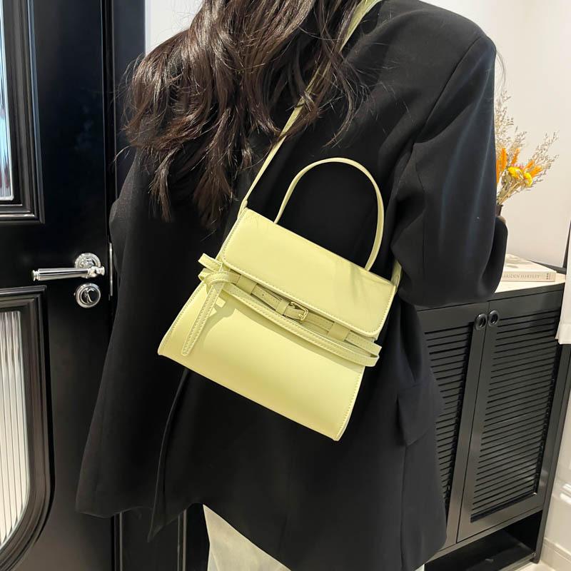 New women's bag fashionable and versatile commuter messenger bag portable shoulder oblique span bag