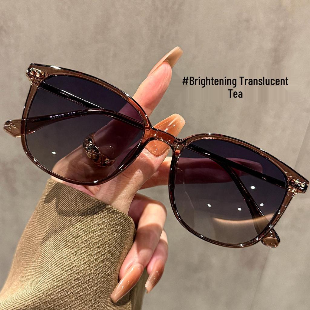 Retro Large Frame Women's Polarized Sunglasses - Tea-Colored, UV & Sun Protection, Perfect for Driving, Slimming Effect