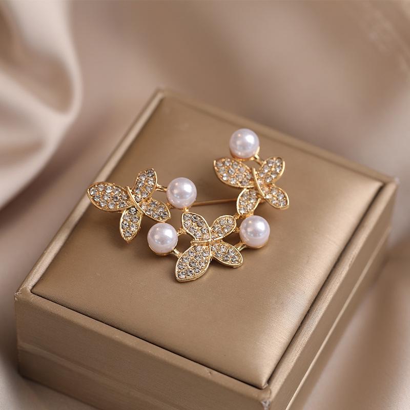 Exquisite High-End Schmetterlingsbrosche für Damenmode - Elegante Corsagen-Nadel & Kleidungsaccessoire
