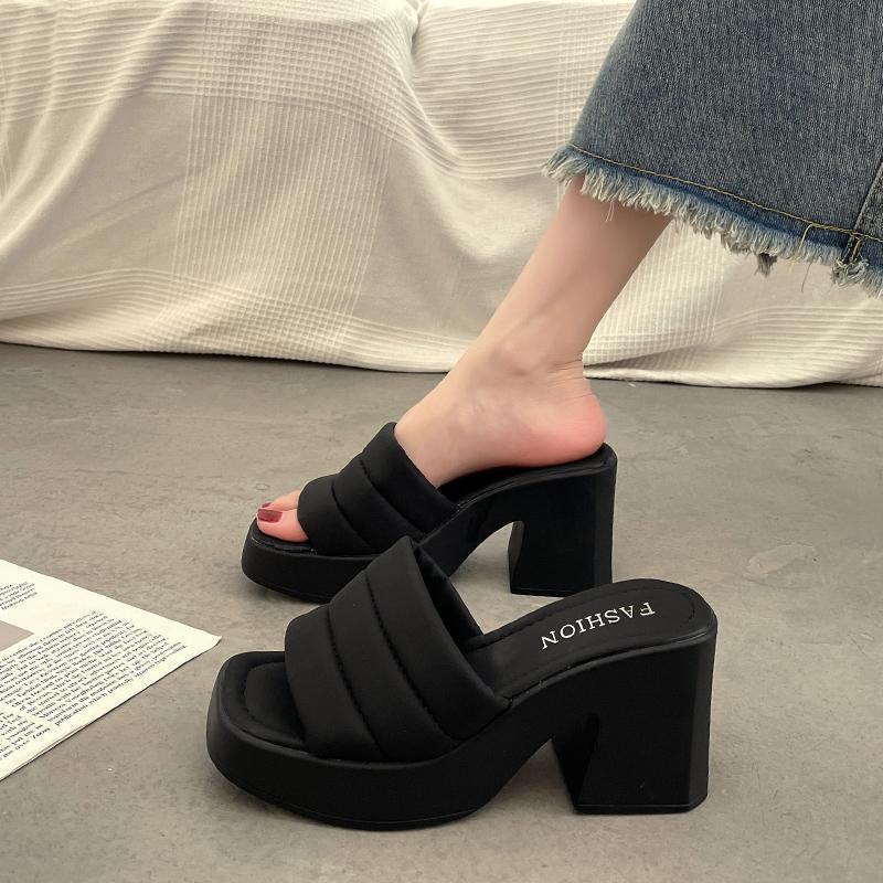 French feeling thick-soled cool slippers women's summer wear fashion 2025 new fairy Xiaoxiangfeng going out high heels