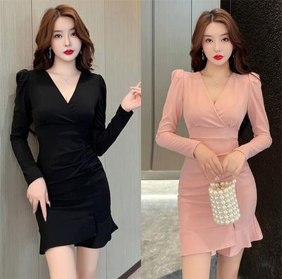 Jupe sexy à fines rayures pour la base Nouvelle mode féminine Tempérament de célébrité Fan muse Robe slim à col en V