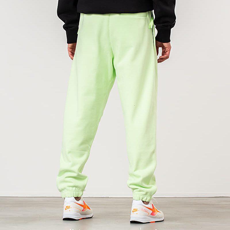 Nike Knitted Sweatpants Men's Verdant Green Moderate Cuffed Pants AV8279-701