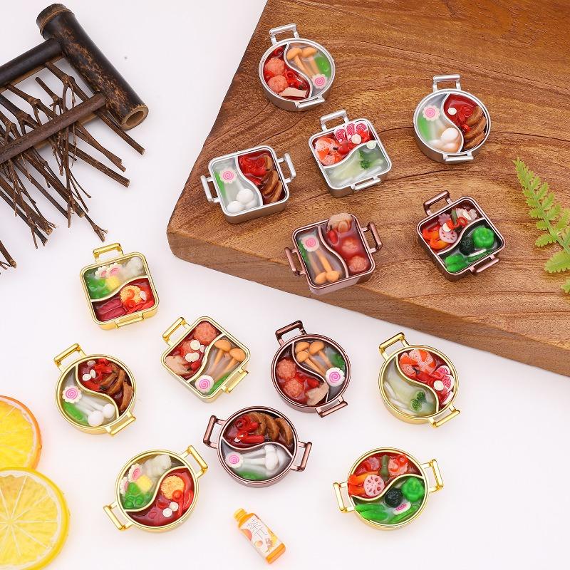1PC Mini Hot Pot Pendant Simulation Food Hot Pot Model Creative Simulation Toy Bag Pendant Gift Home Decoration