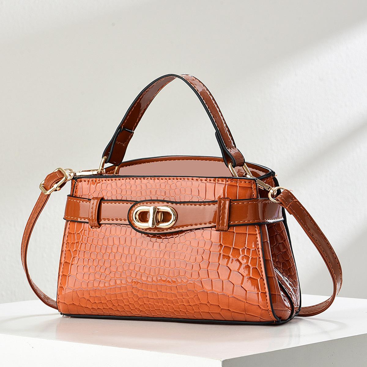 

Crocodile pattern atmospheric lightweight luxury high quality soft durable fashion exquisite lightweight commuter outdoor crossbody shoulder bag кавовий