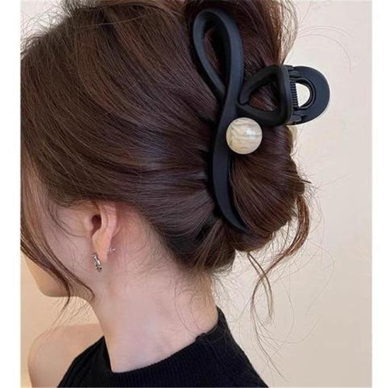 Simple Coffee Color Large Hair Claw Durable Shark Clip Elegant Back Head Updo Hair Clip Women Summer Daily Hair Accessories