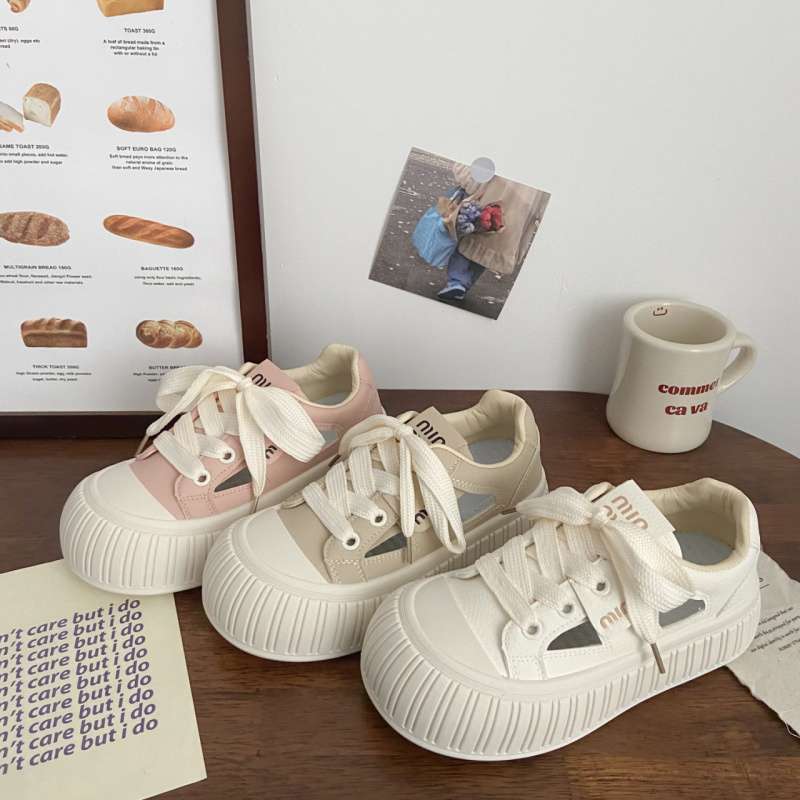 Milk white hollow little white shoes female ugly cute summer new chic sandals thick-soled breathable bread shoes big head board shoes