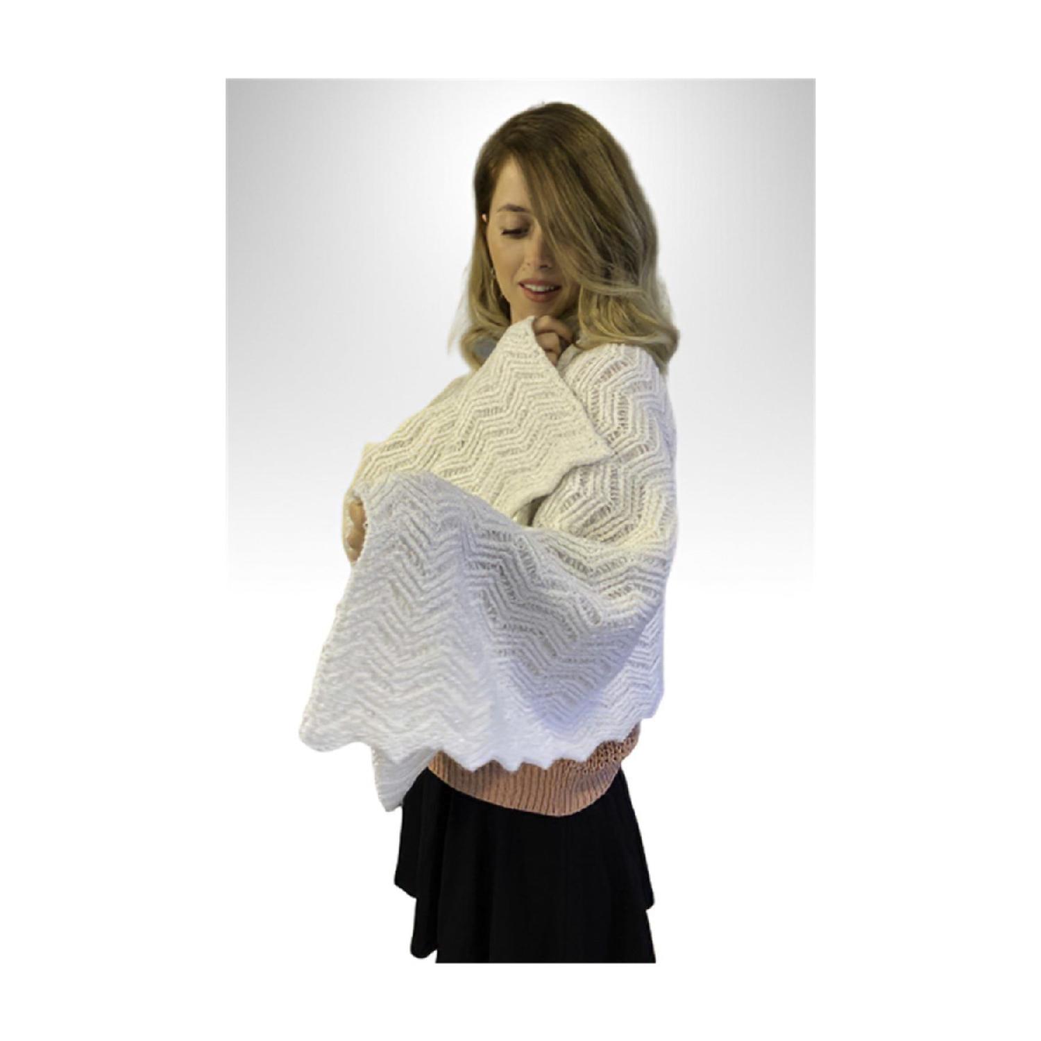 

White Zigzag Patterned Knitted Shoulder Shawl белый