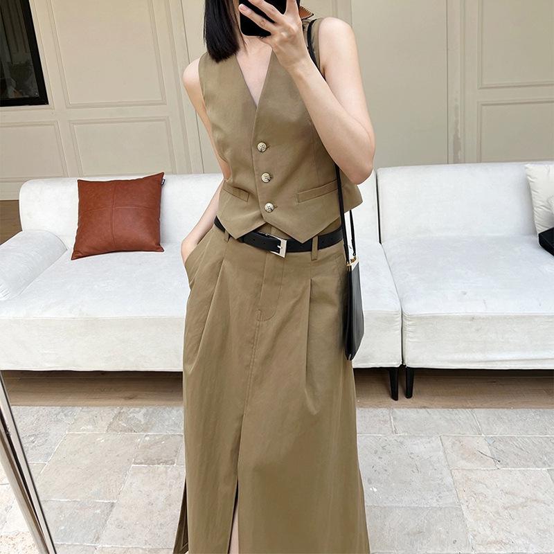 Elegant Vintage-Style Breathable Vest & High-Waist A-Line Slit Skirt Set