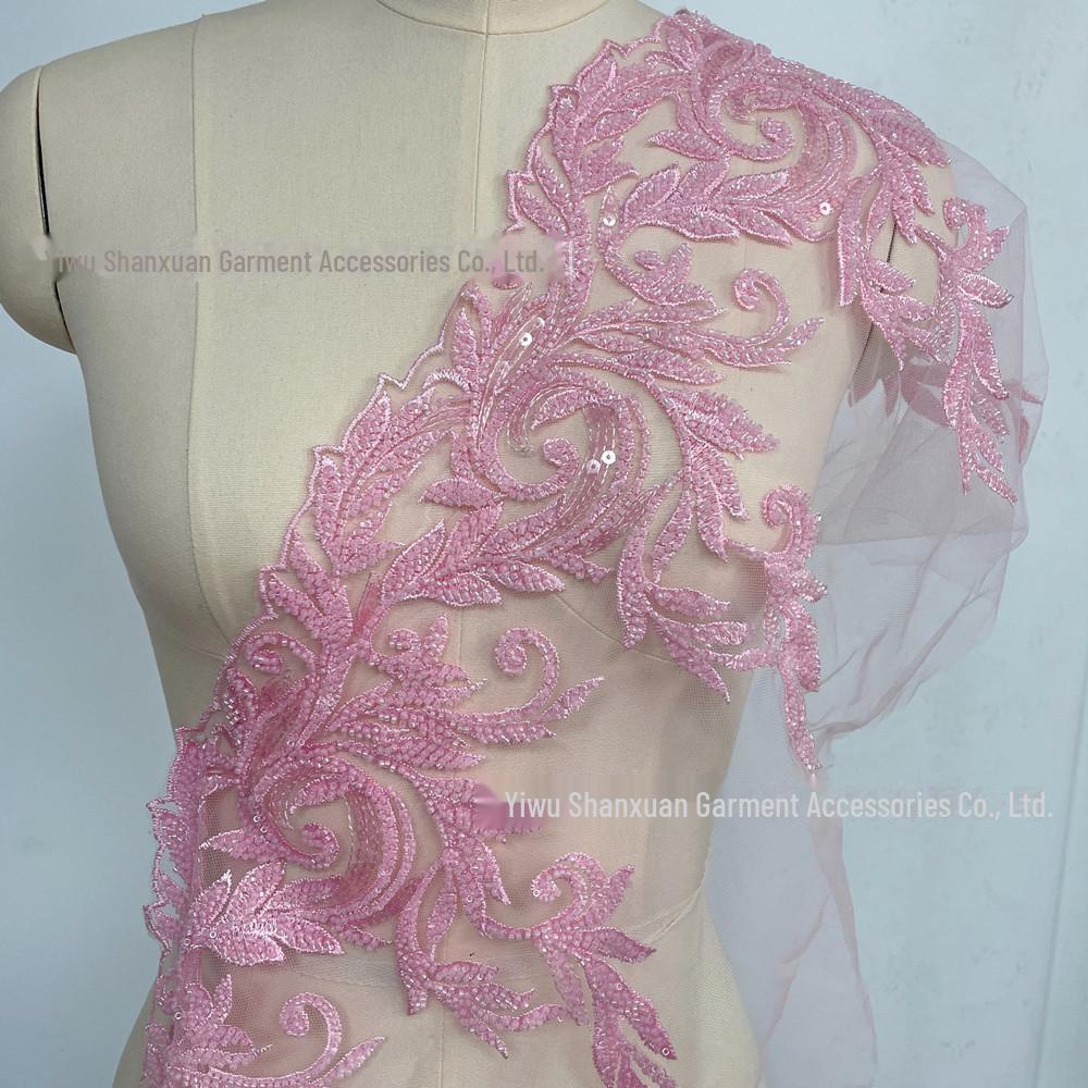 

Фата з вишитої бісером весільної сукні та дитячого головного убору своїми руками