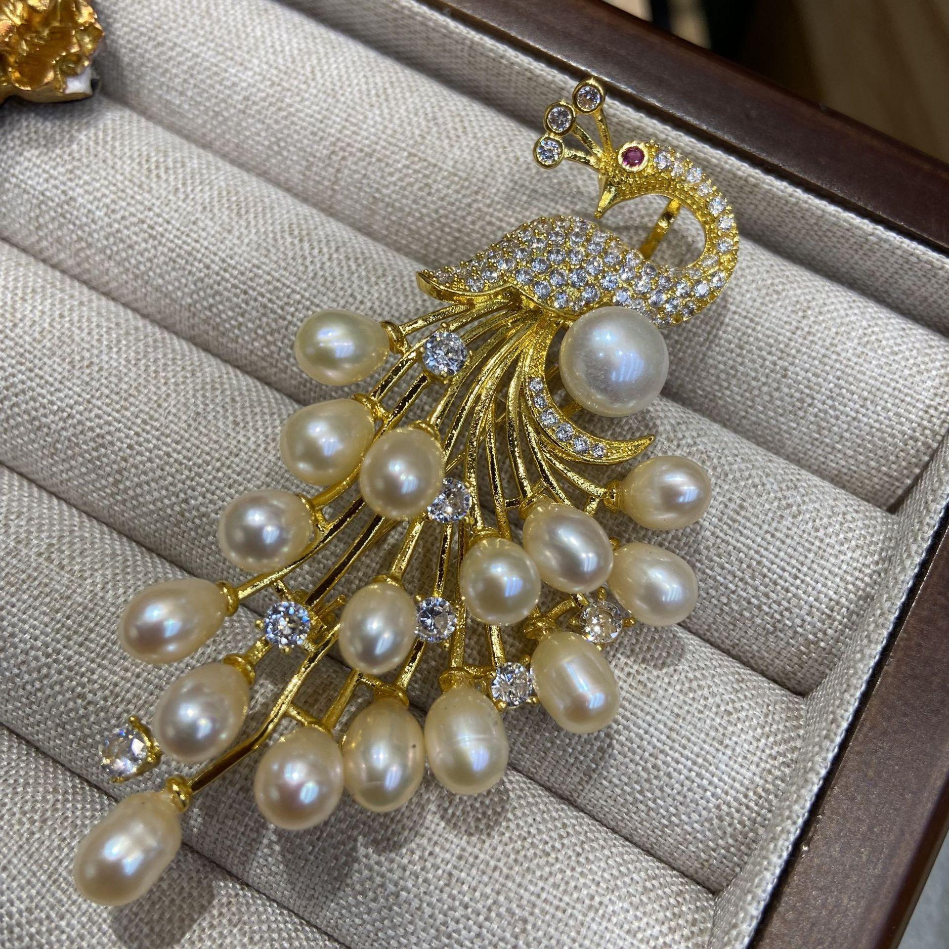 

Новая легкая роскошная брошь в виде павлина из пресноводного жемчуга, высококачественное женское креативное пальто, куртка-ципао, корсажная булавка, поколение моды