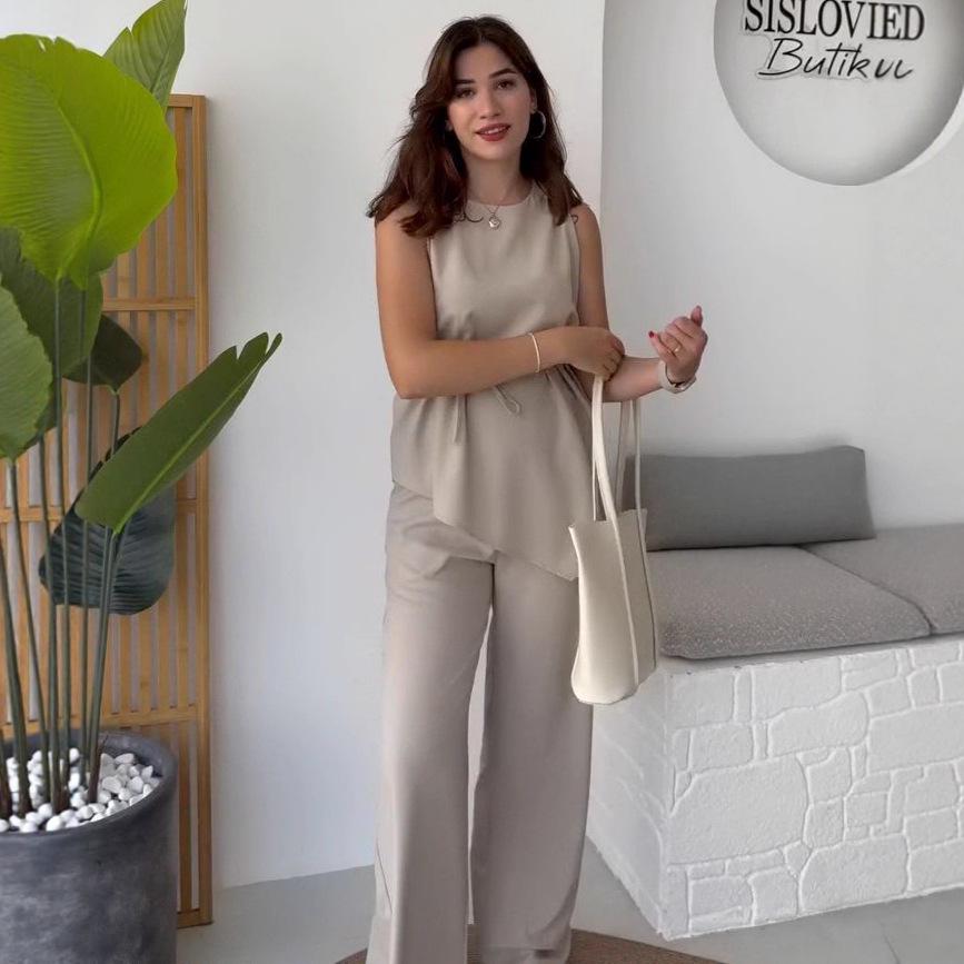 2025 Summer Sleeveless Casual Women's Two-Piece Set: Round Neck Top & Pants