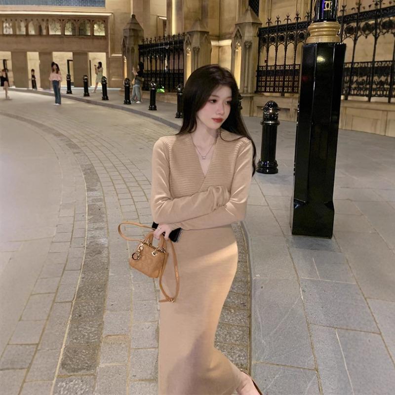 Cold wind high sense women's temperament socialite Muse fan red knitted bottoming dress autumn and winter