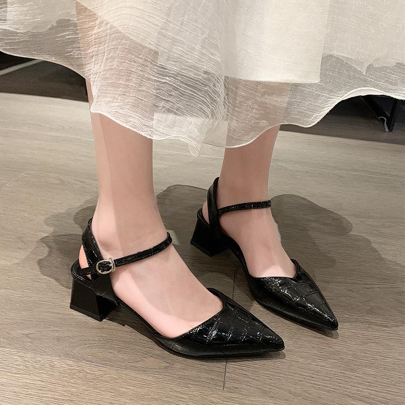 

Stylish and simple shallow mouth trendy women s shoes 2024 British style front bag back with buckle single shoes women s thick heel sandals women s 39 чорний