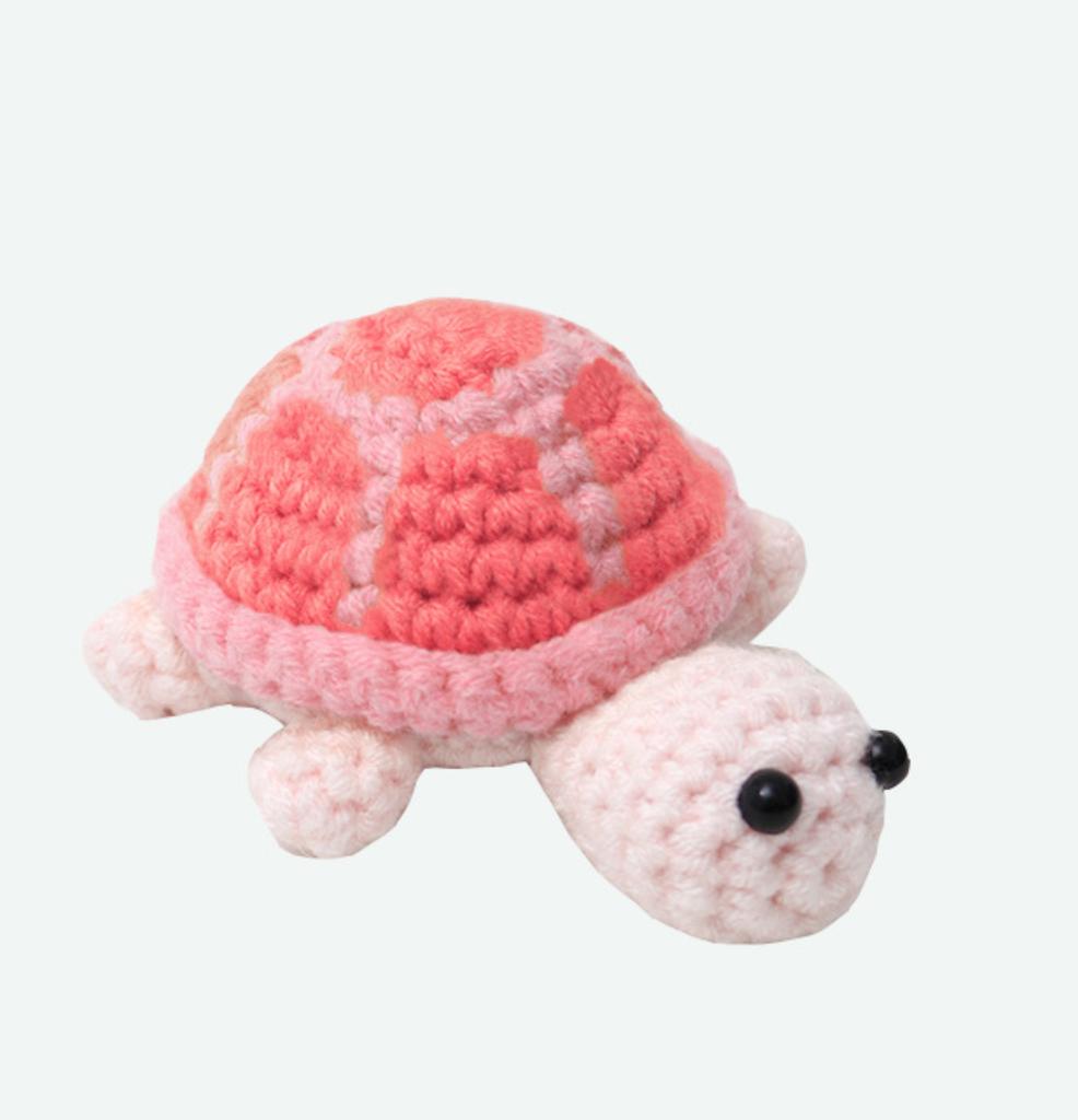Neues Klassisches und Bequemes Handgefertigtes Garngeflecht Niedlicher Anhänger Häkel Schildkröte für Freunde Kreatives Geschenk Häkelpuppe