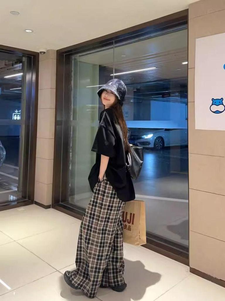 Women's Relaxed Fit Korean V-Neck Oversized T-Shirt - Short Sleeve, Mid-Length, Slimming, White, Perfect for Spring, Summer & Autumn