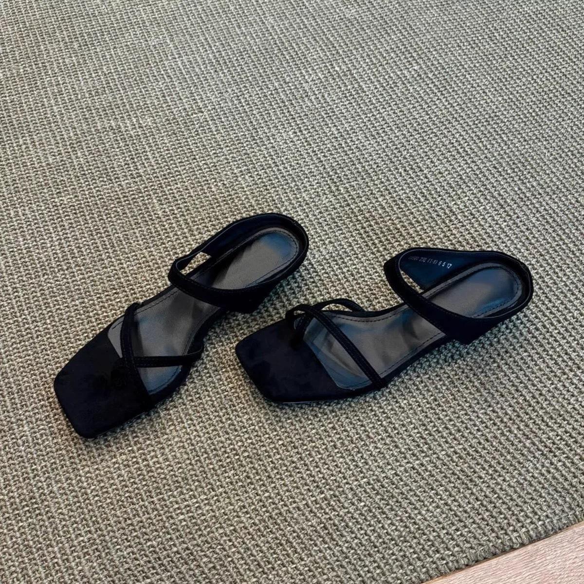 

Fashion French Style Women Natural Suede Leather Narrow Slip On Slippers 2025 Summer Elegant Ladies Slim Dress Women Sandals Shoes 40 чёрный