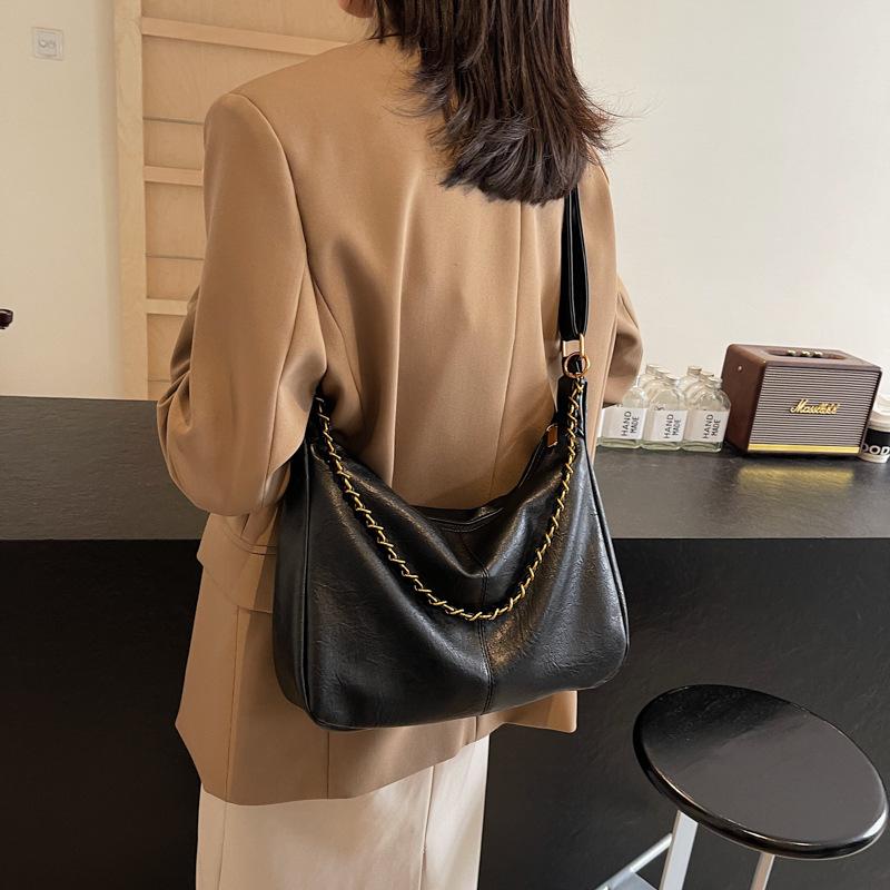 

Большая вместительная ретро-сумка женская повседневная сумка-мессенджер с цепочкой для поездок на работу чёрный