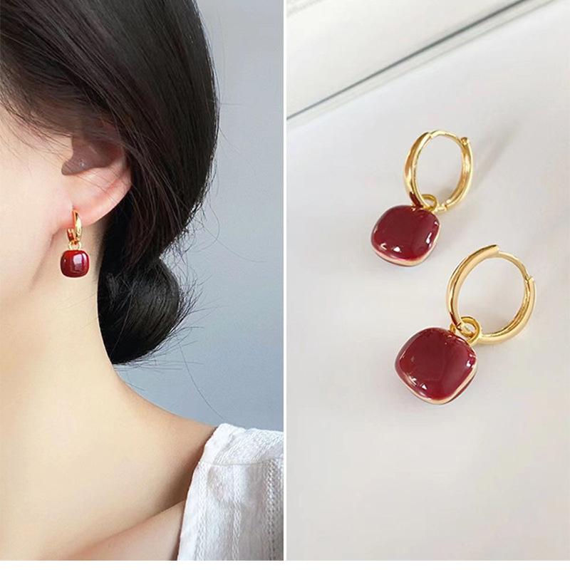 

New Korean Classic Heart Dangle Earrings Temperament Geometric Earring Square Pendant for Women Fashion Jewelry Accessories Gift