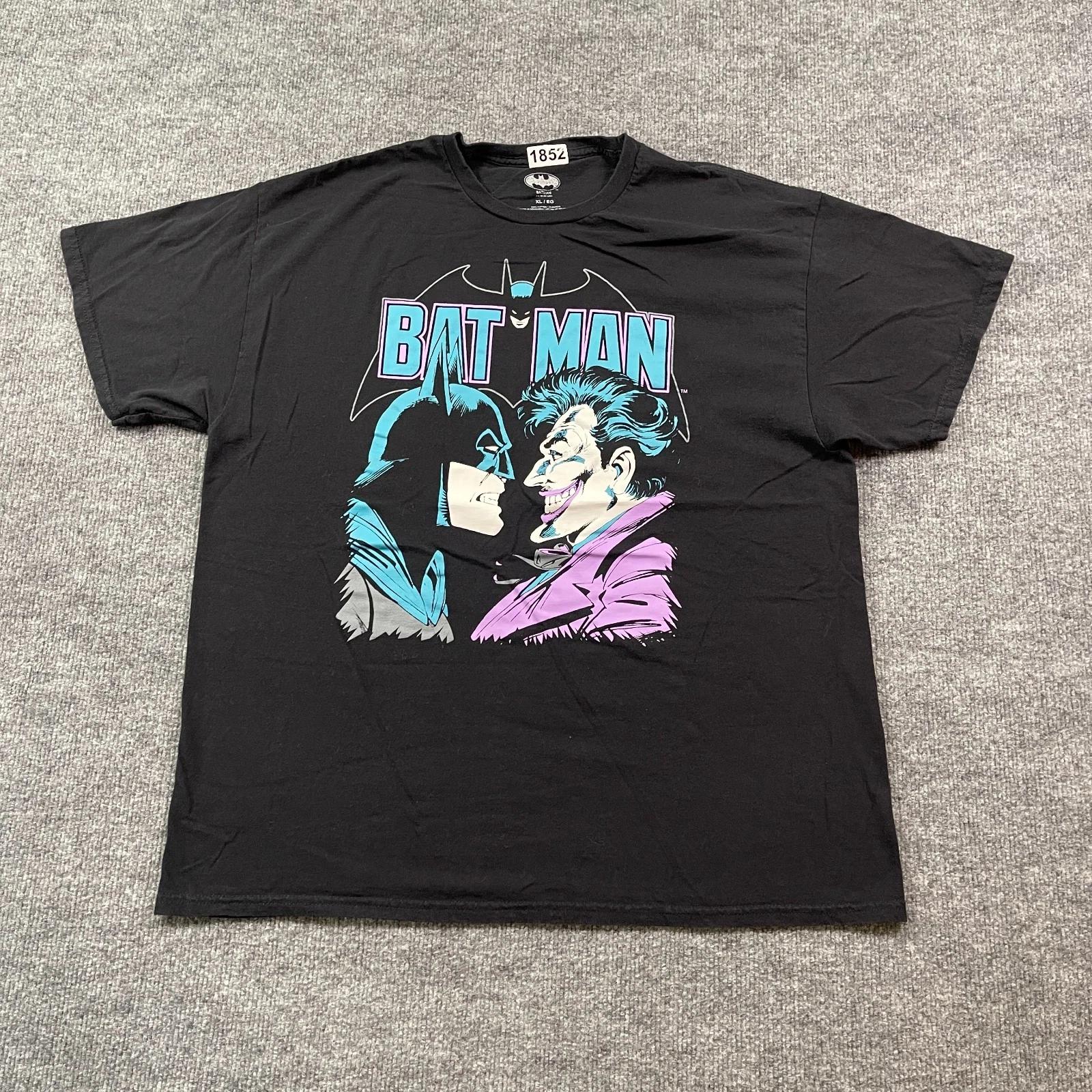 DC Comics Batman vs Joker Face-Off Shirt XL 23x27 Black S