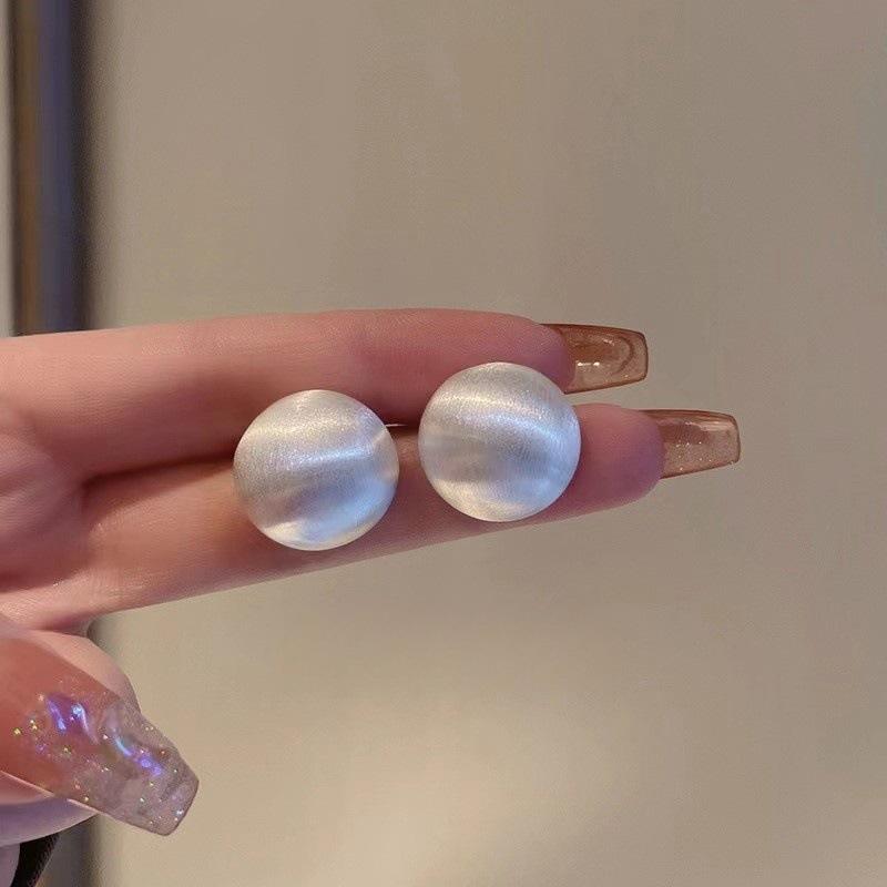 Boucles d'oreilles à bille brossée rétro design de niche coréen pour femmes 111 aiguille en argent nouvelle tendance tempérament clous d'oreilles