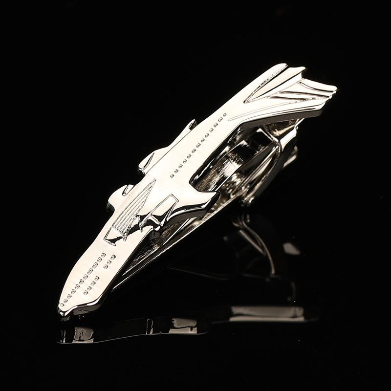 Neue Krawattennadel Herren High-End Clip Silber Einfach Anzug Business Hochzeit Krawattennadel Verdrehtes Gesicht Anstecknadel