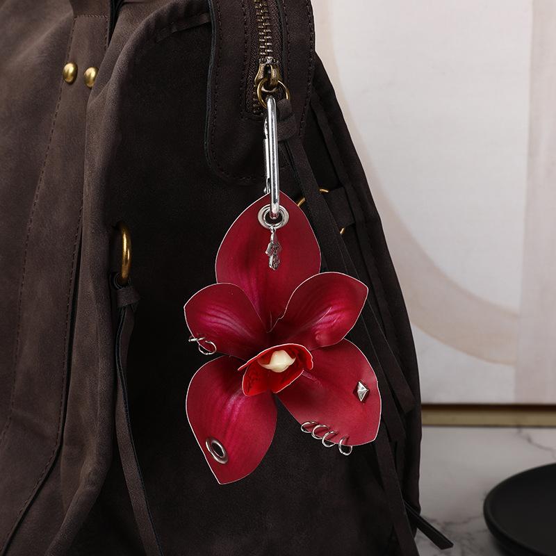 

Брелок для ключей в виде цветка орхидеи, имитация, креативный, ручной работы, подвеска в виде цветка, аксессуары для украшения рюкзака, подарки красный