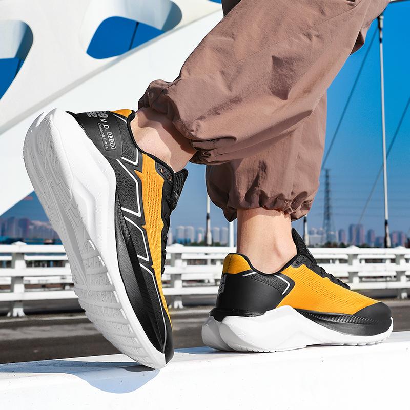 Men's casual fashion four seasons breathable outdoor sneakers light soft-sole speed running shoes students racing sports shoes