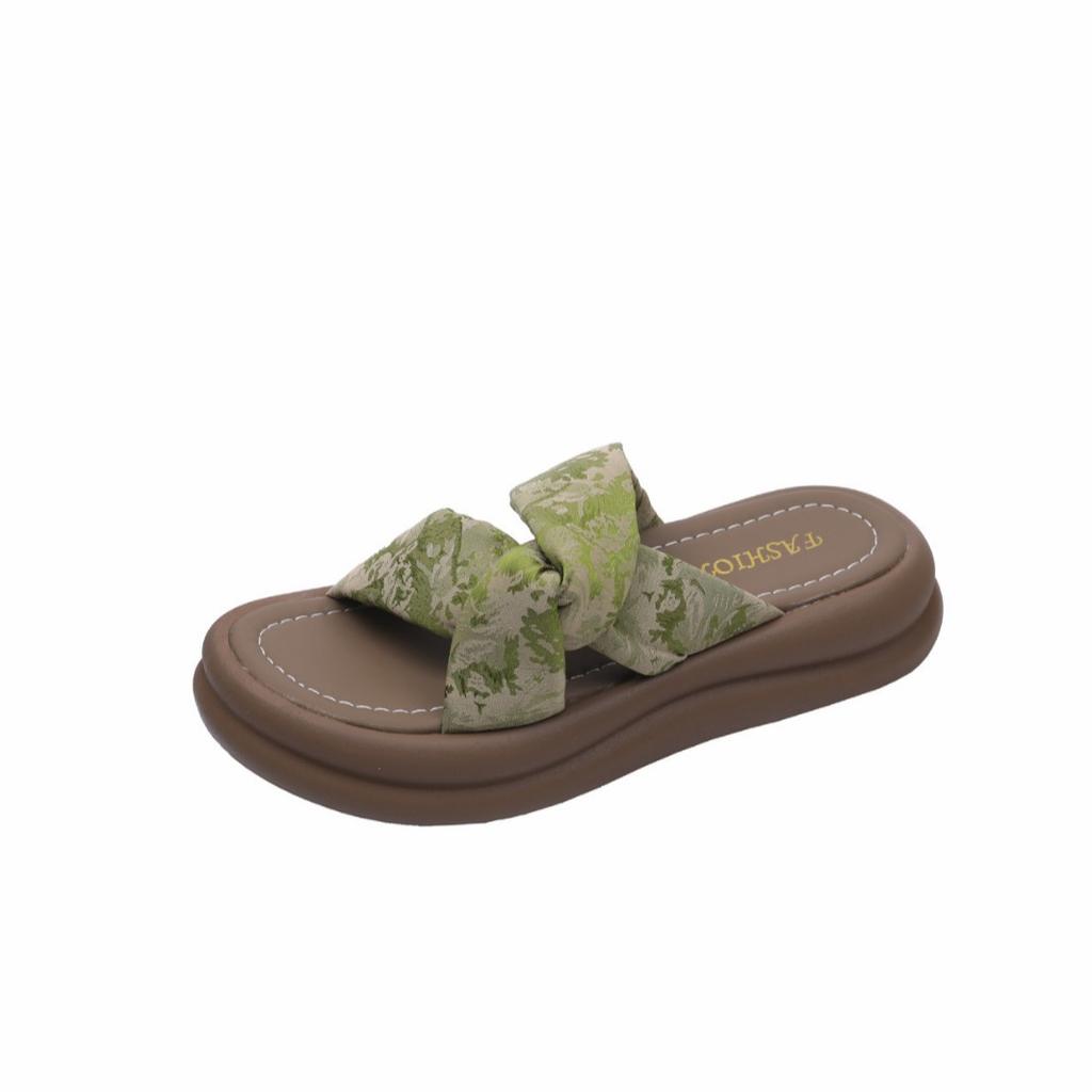 Thick-soled comfortable and cool slippers women's shoes summer 2025 new fashion versatile casual retro one-word cool slippers