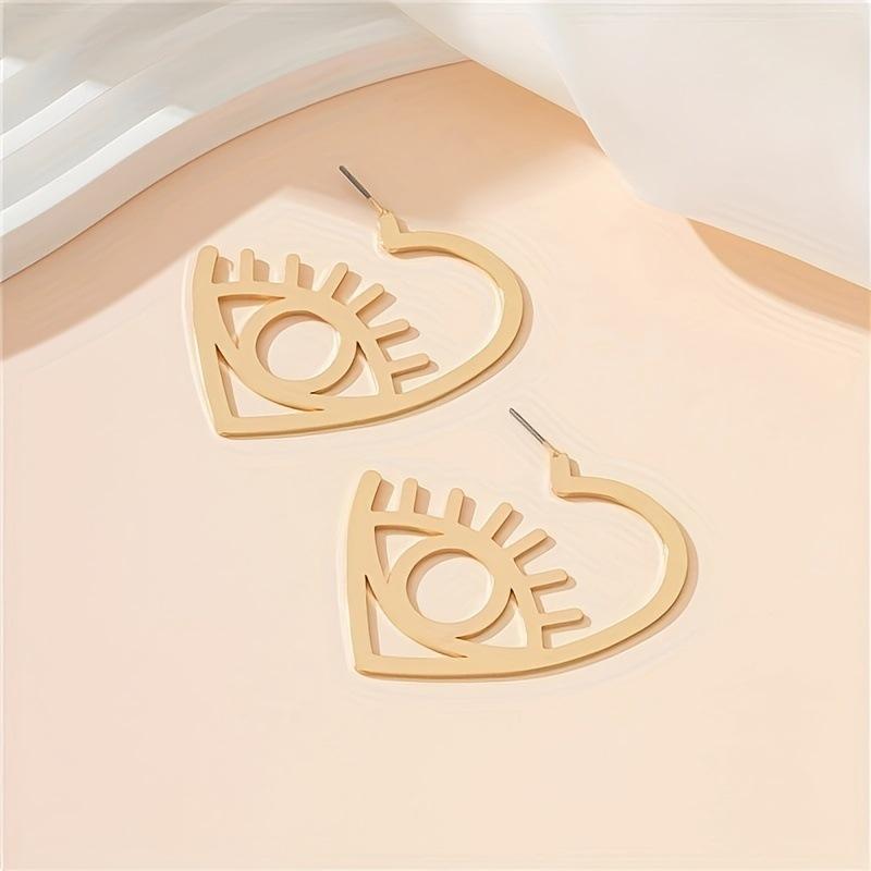 A Pair of Trendy Hollow Design Love Eye Elements Retro Luxury Simple Fashion Temperament Stud Earrings